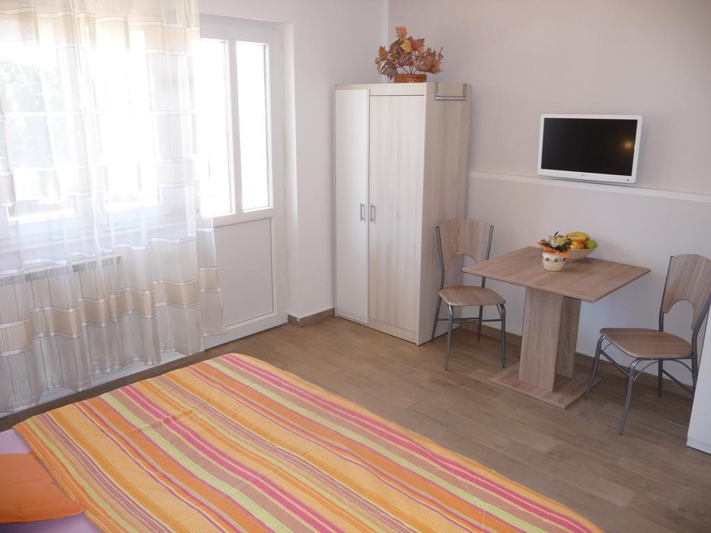 Apartments & Rooms Milka อูมัค ภายนอก รูปภาพ