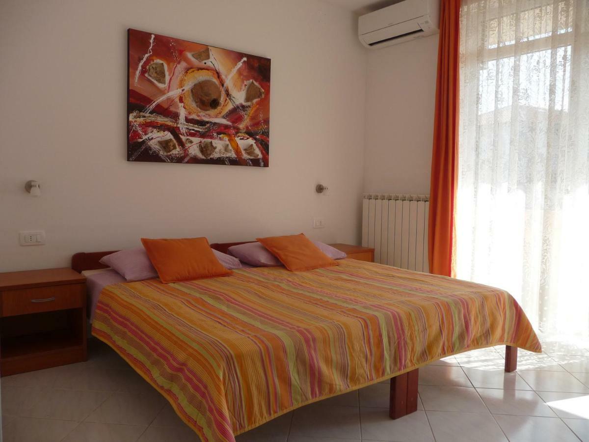 Apartments & Rooms Milka อูมัค ภายนอก รูปภาพ